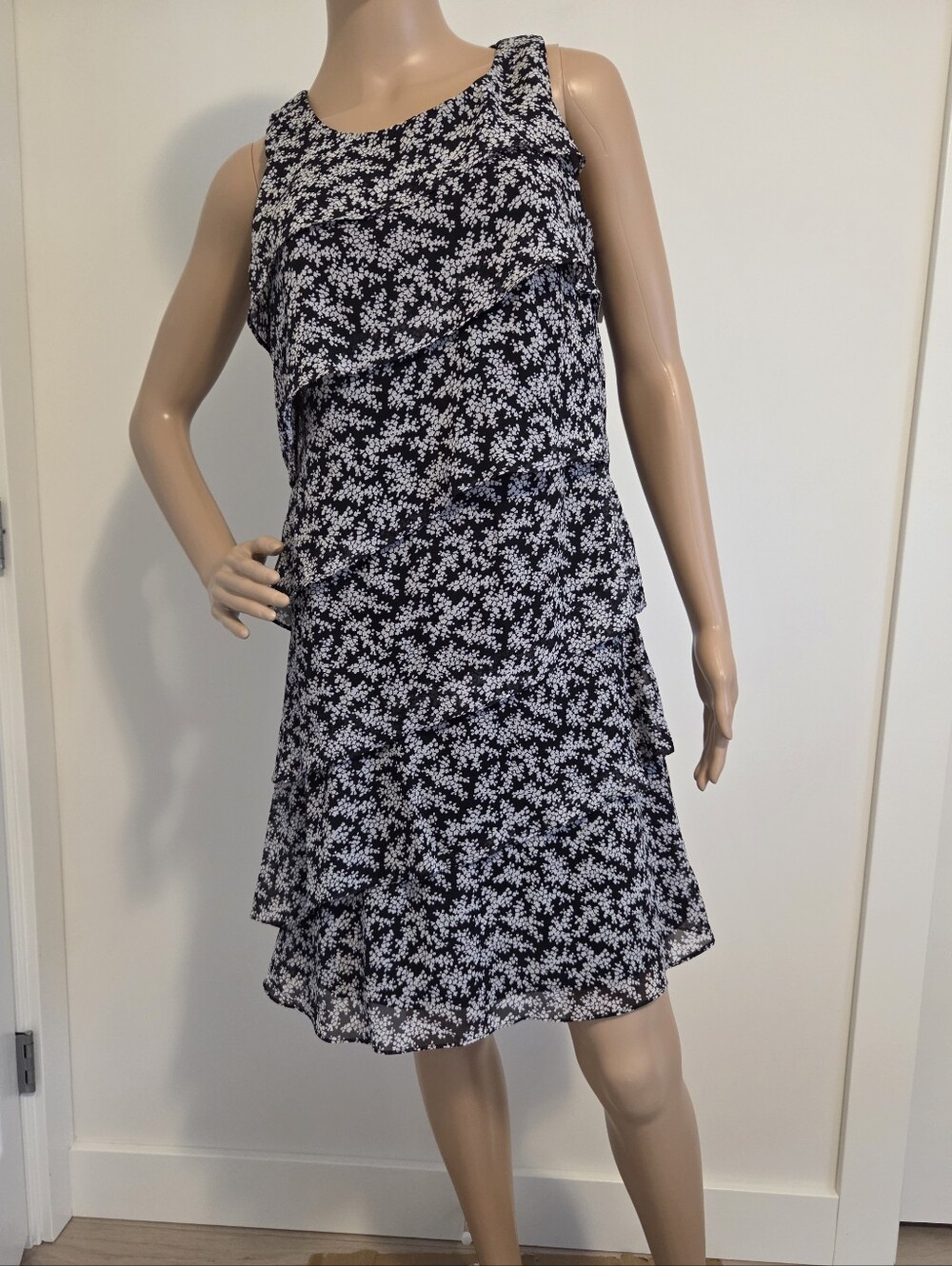 Eliza J Black And Ivory Floral Tiered Chiffon Sleeveless Dress NEW